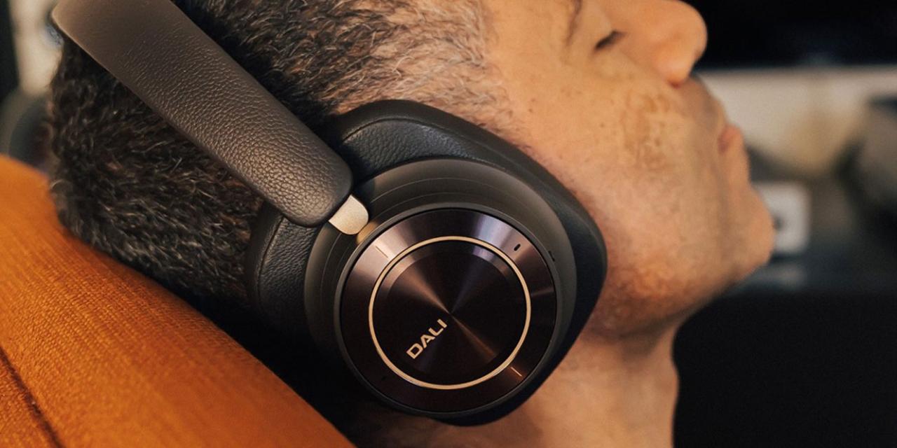 The 10 Best Noise-Cancelling Headphones | AV.com Blog The 10 Best Noise-Cancelling Headphones | AV.com Blog